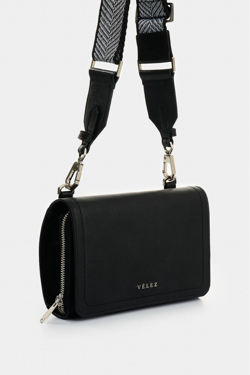 1038504-00-02-Bolso-manos-libres-de-cuero