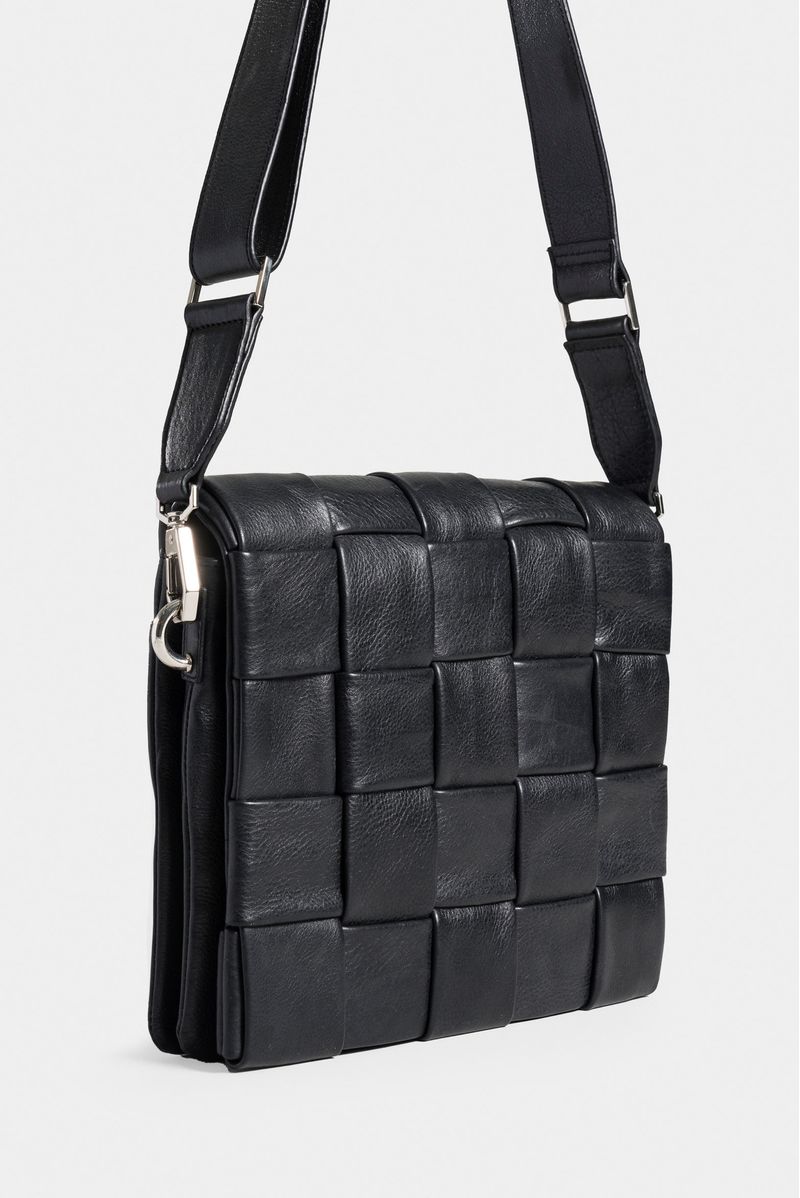 1035963-00-02-Bolso-bowling-de-cuero