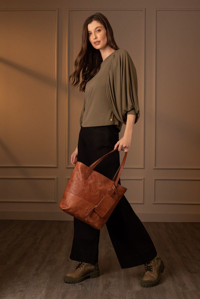 1032302-02-02-Bolso-shopping-de-cuero