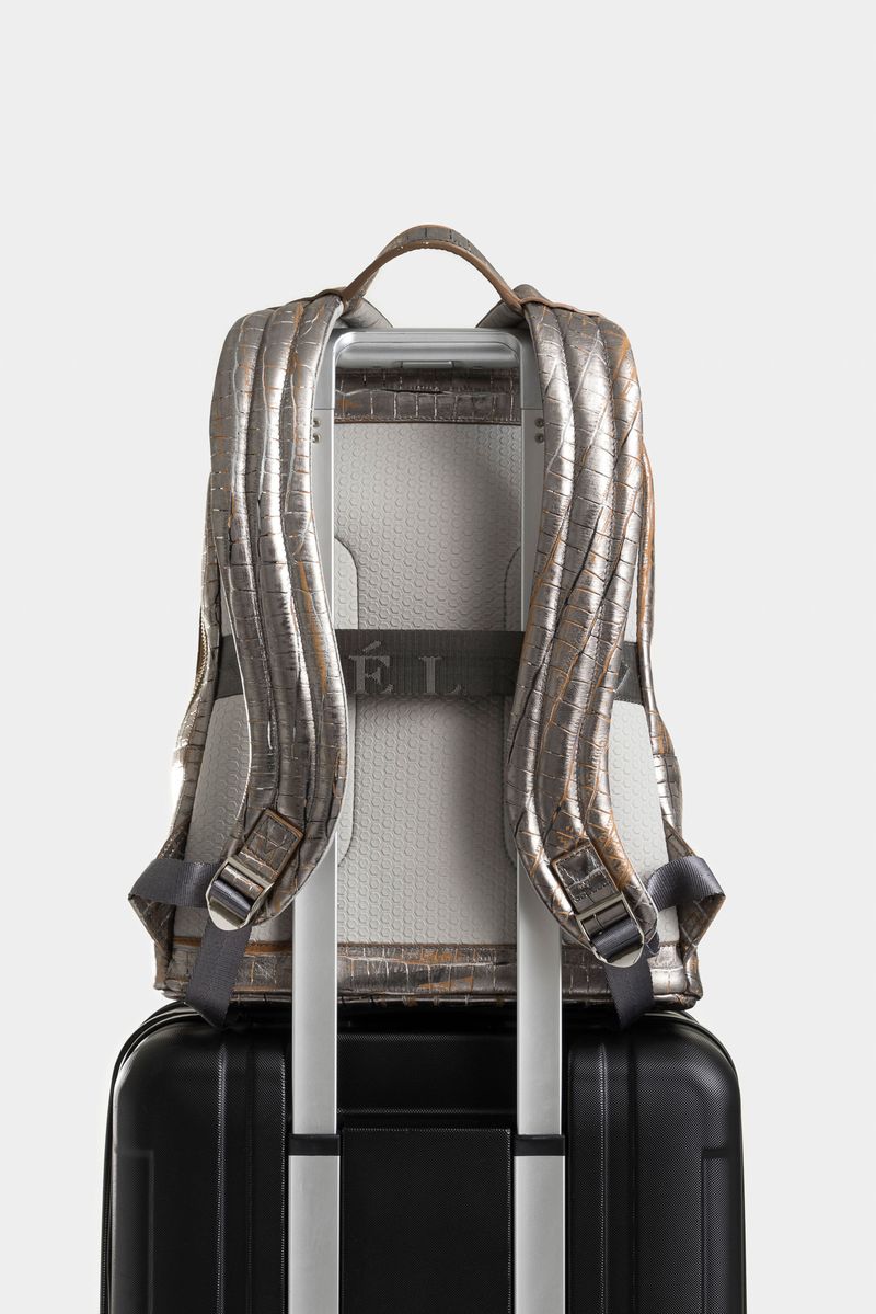 1037300-38-03-Morral-de-cuero