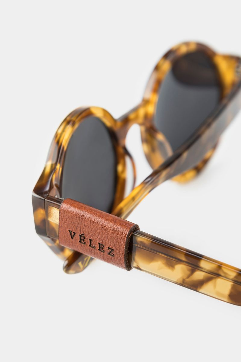 1034057-11-03-Gafas