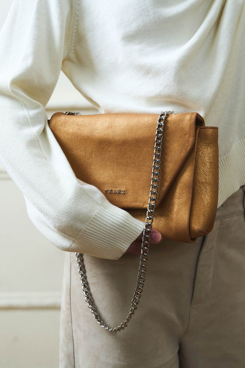 1038239-80-01-Bolso-bowling-de-cuero