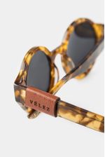 1034057-11-03-Gafas
