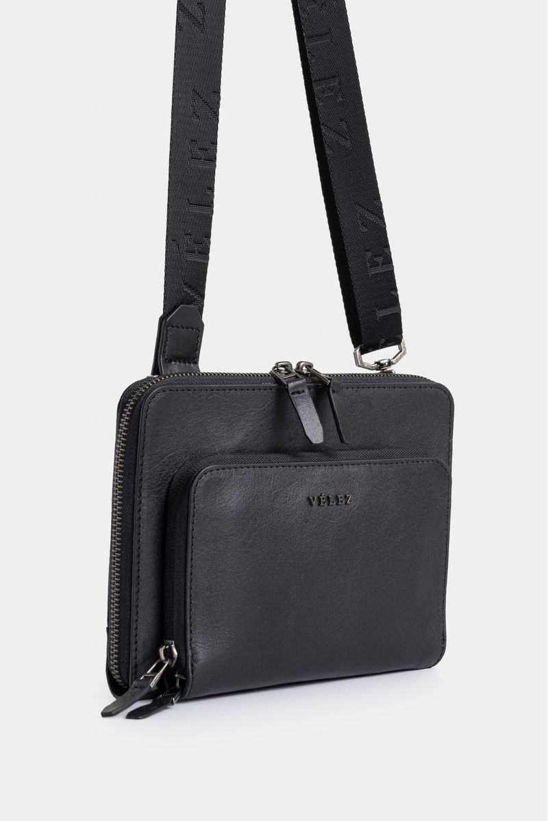 1038395-00-02-Bolso-manos-libres-de-cuero