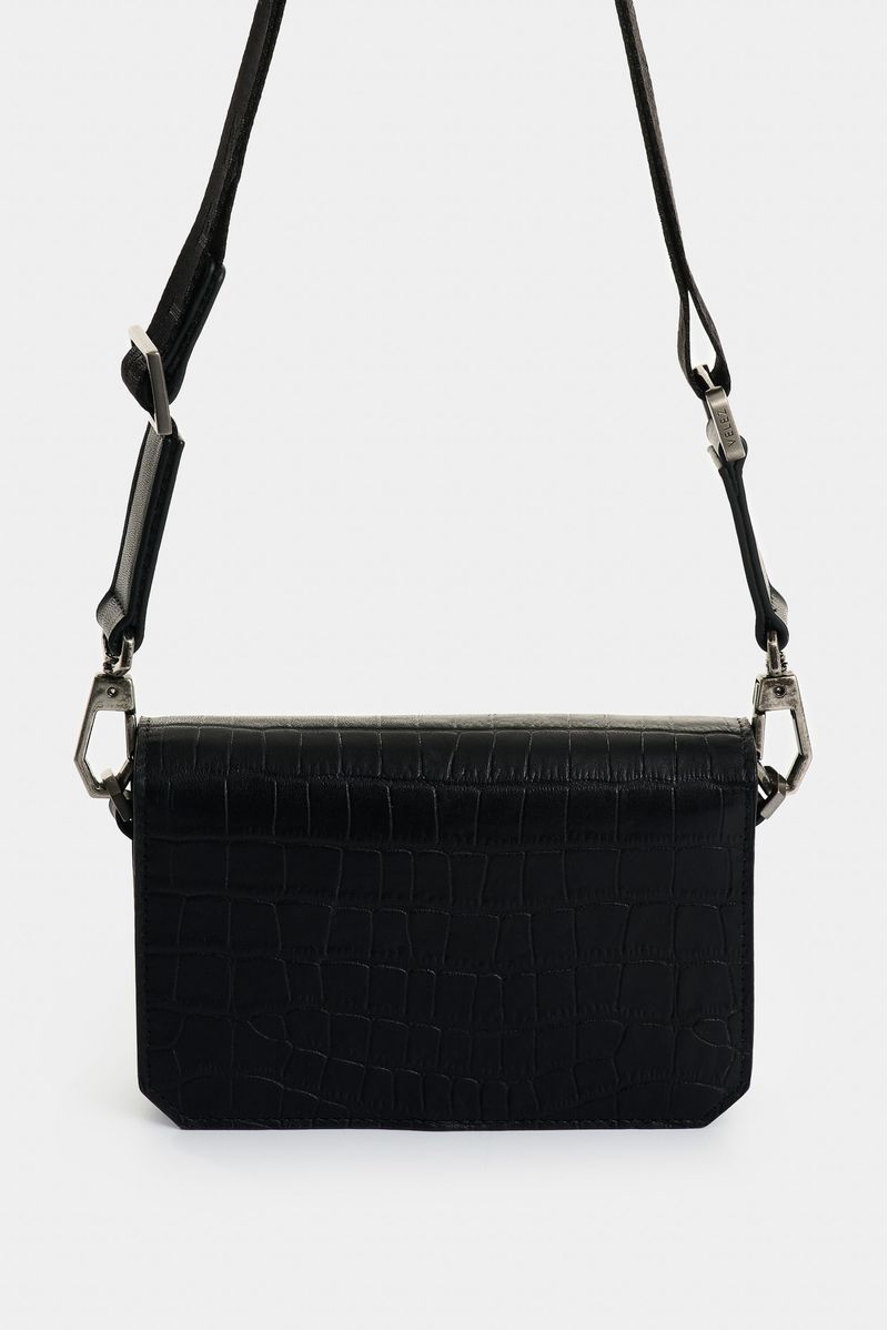 1038388-00-03-Bolso-manos-lubres-de-cuero