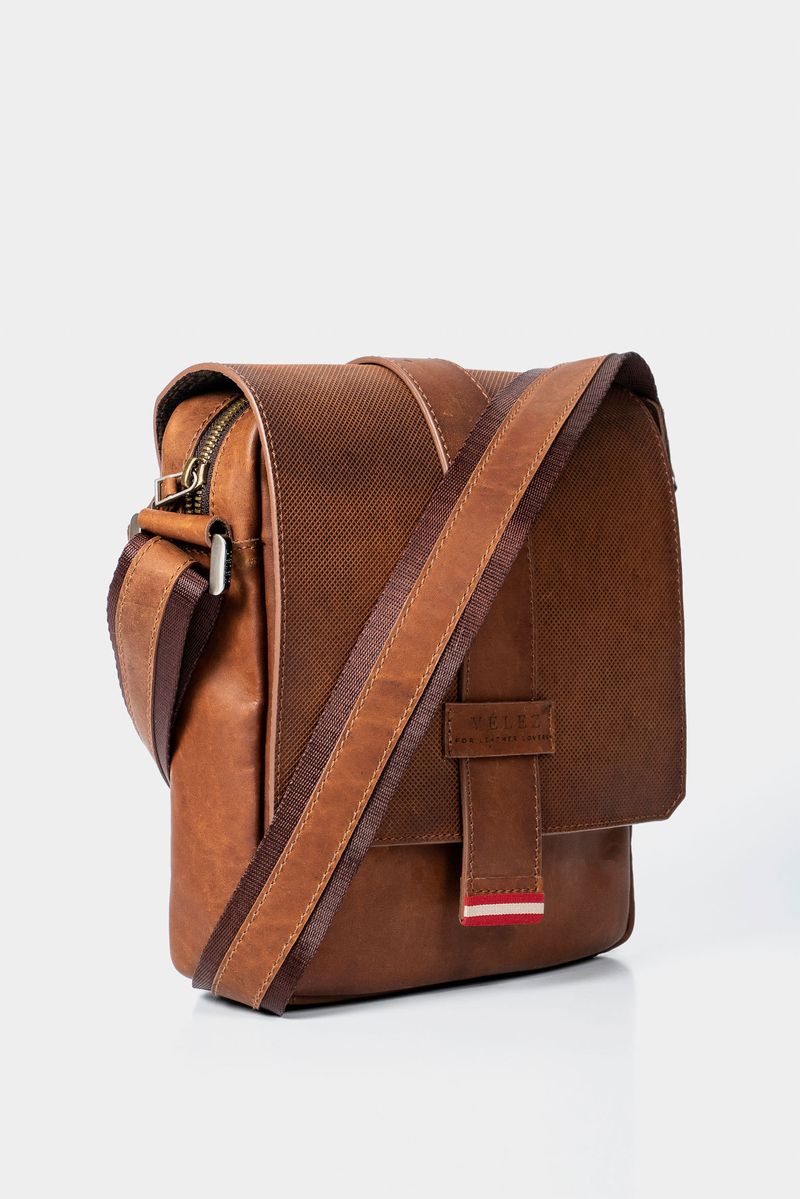 1029995-02-02-Bolso-manos-libres-de-cuero