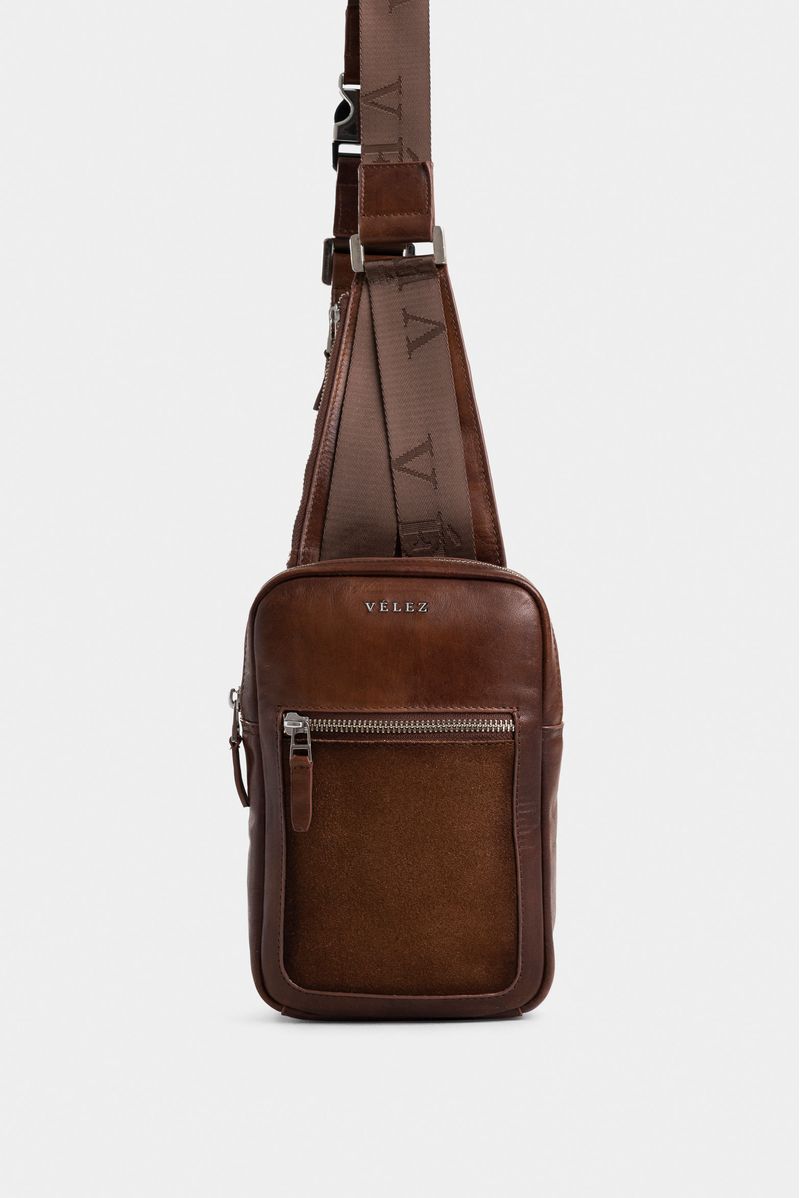 1036681-02-01-Bolso-manos-libres-de-cuero