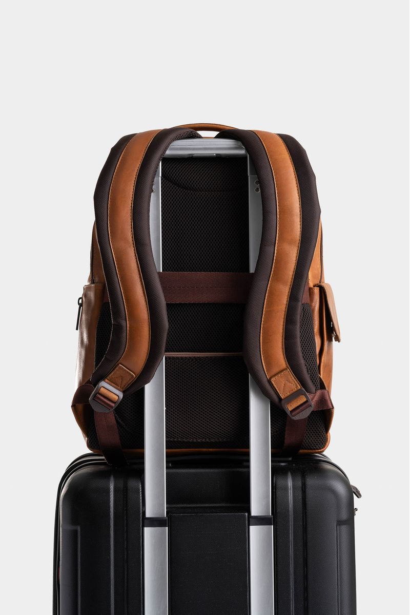 1016912-02-03-Morral-de-cuero