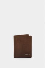 1037559-02-01-Billetera-de-cuero