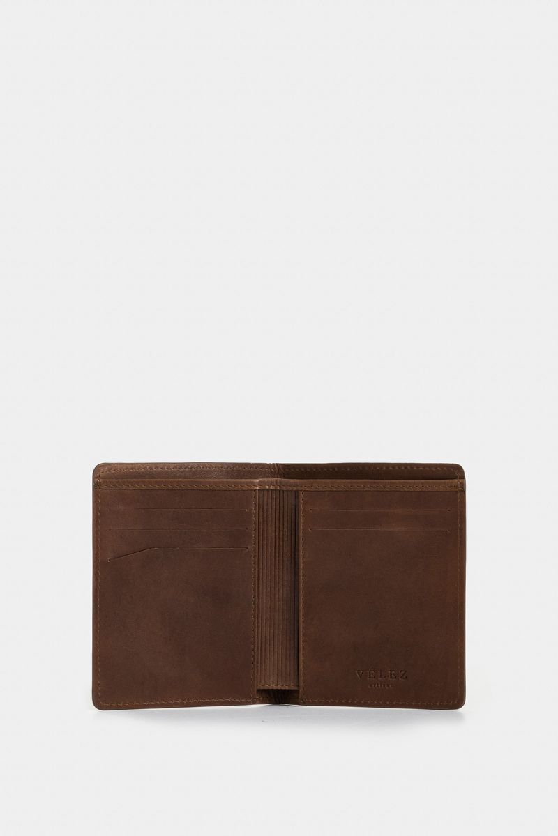 1037559-02-02-Billetera-de-cuero