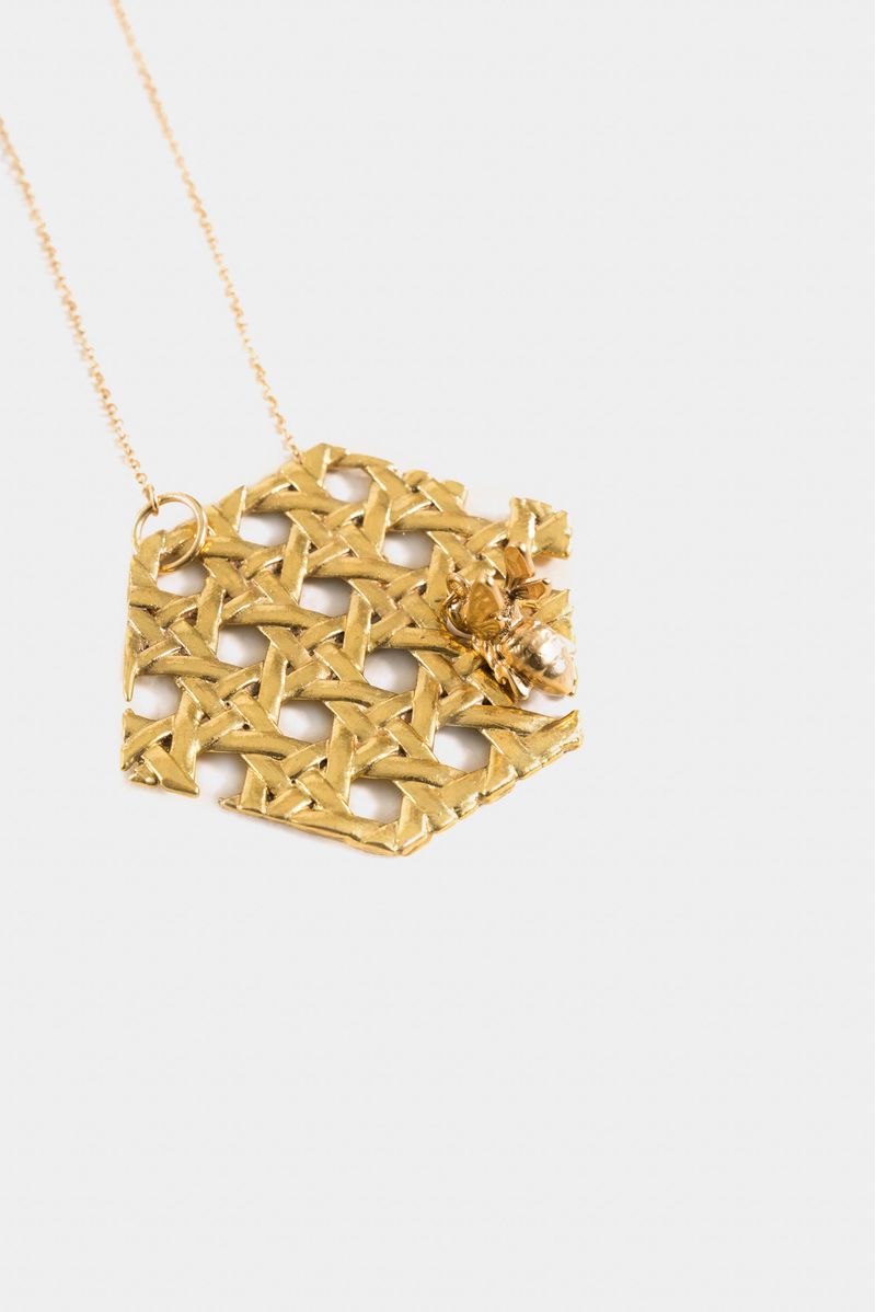 1035621-04-02-COLLAR